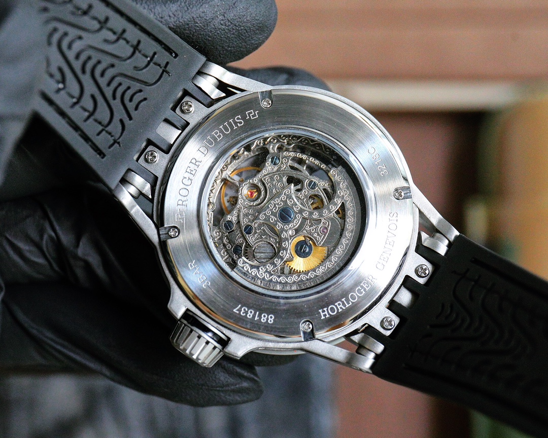 Roger DUBUIS 234
