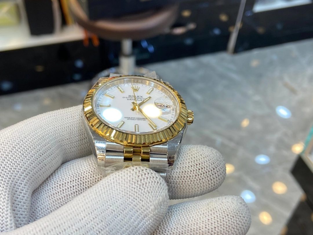Rolex Most Beautiful White Log 41mm diameter