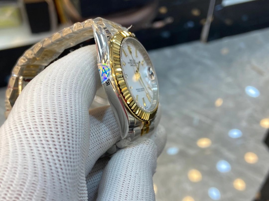 Rolex Most Beautiful White Log 41mm diameter