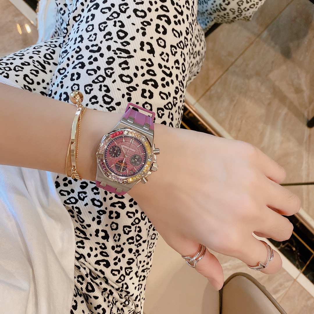 Audemars Piguet Royal Oak Taro Purple comes