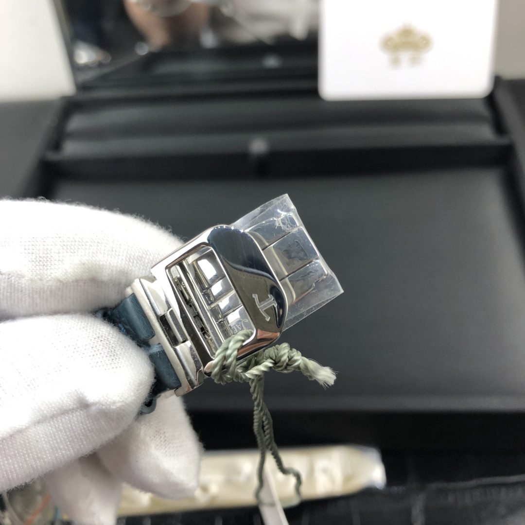 Jaeger-LeCoultre Dating Shell Dial Women's Watch